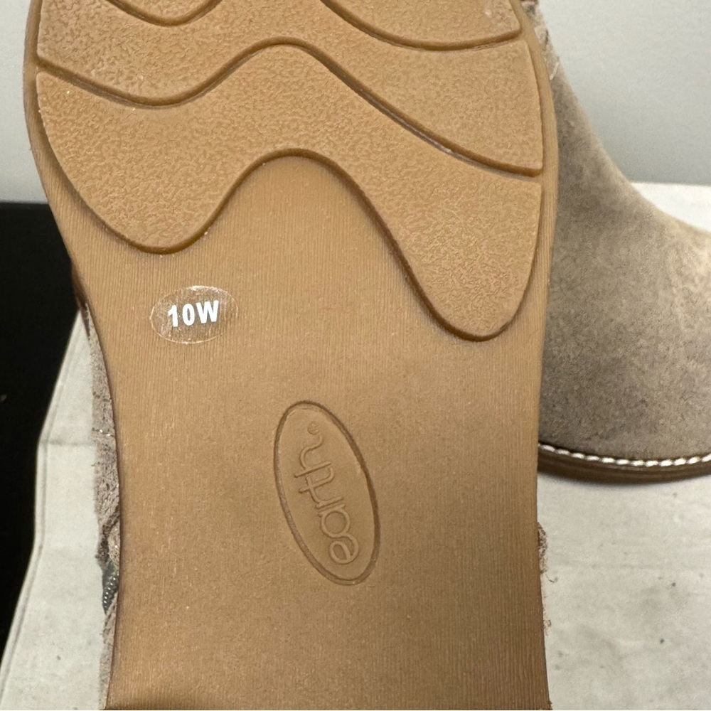 Earth Etnika Bootie, 10W, Taupe color, NWOT - Picture 11 of 15